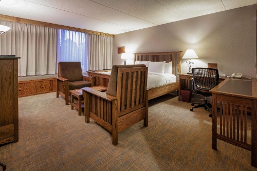 DoubleTree By Hilton Libertyville Mundelein image 13
